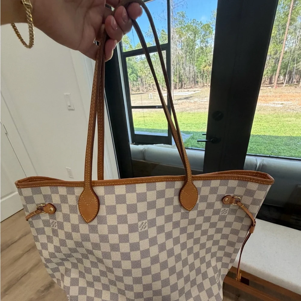 Louis Vuitton Neverfull MM Damier Azur w/ Rose Ballerine Interior + Pouch - Picture 5 of 8